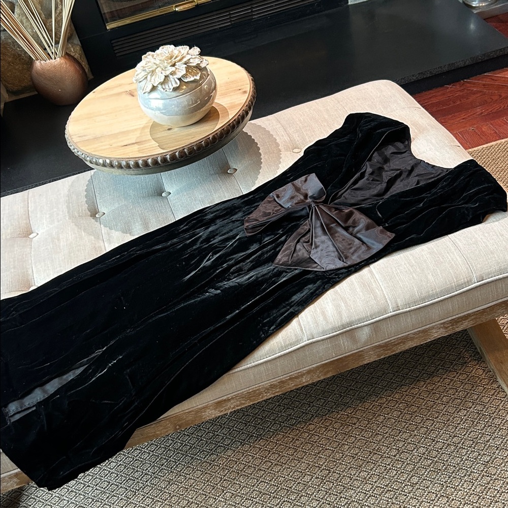 Vintage 70s Kwai Black Velvet Low Back Bow Back Midi Dress
